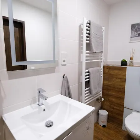 Haus Simona * موراخ