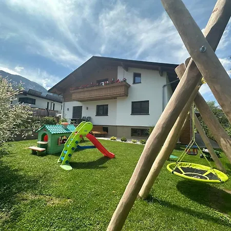 Haus Simona شقة